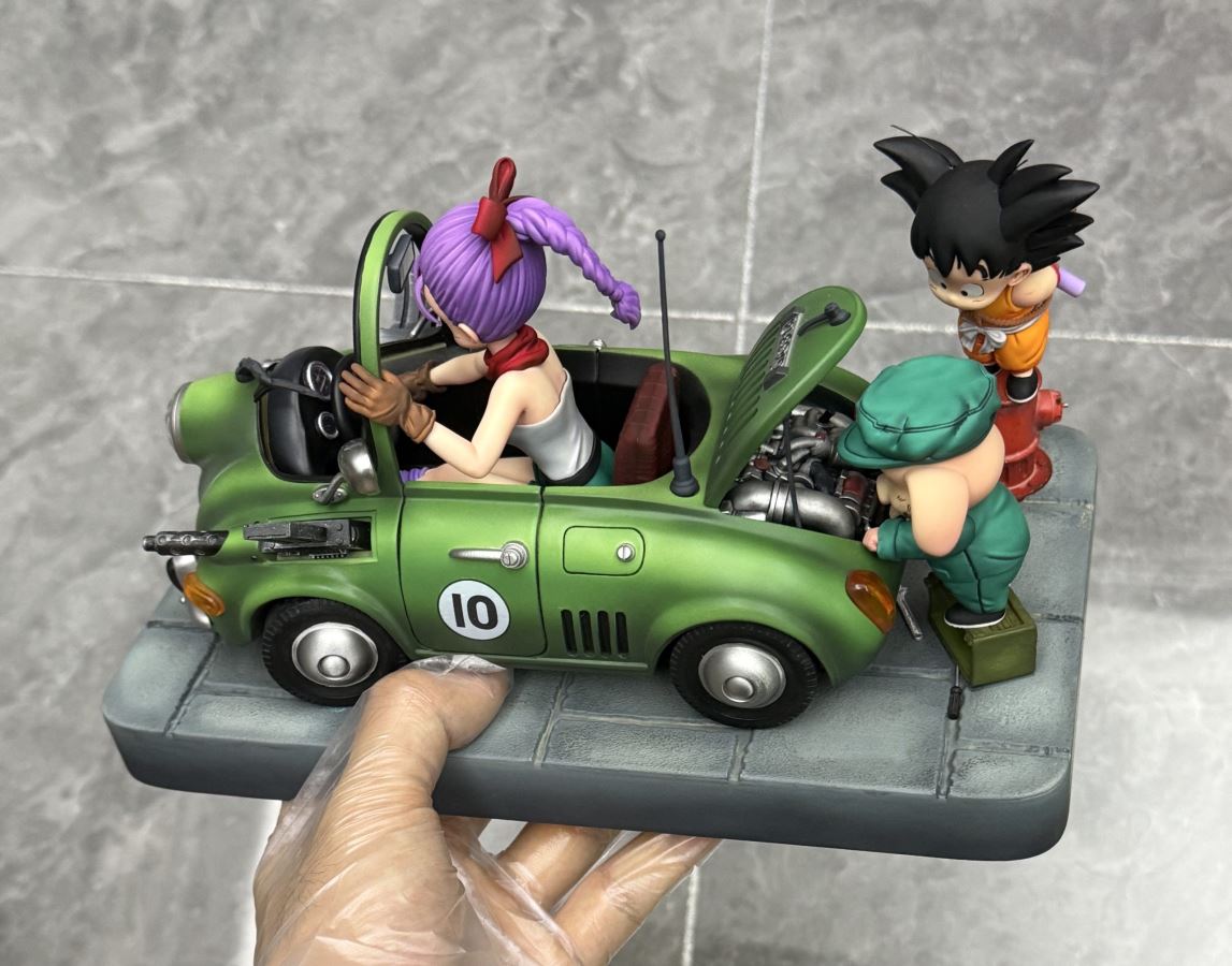 Dragon Ball MEGA Series 01 Son Goku Oolong Fixing the Car