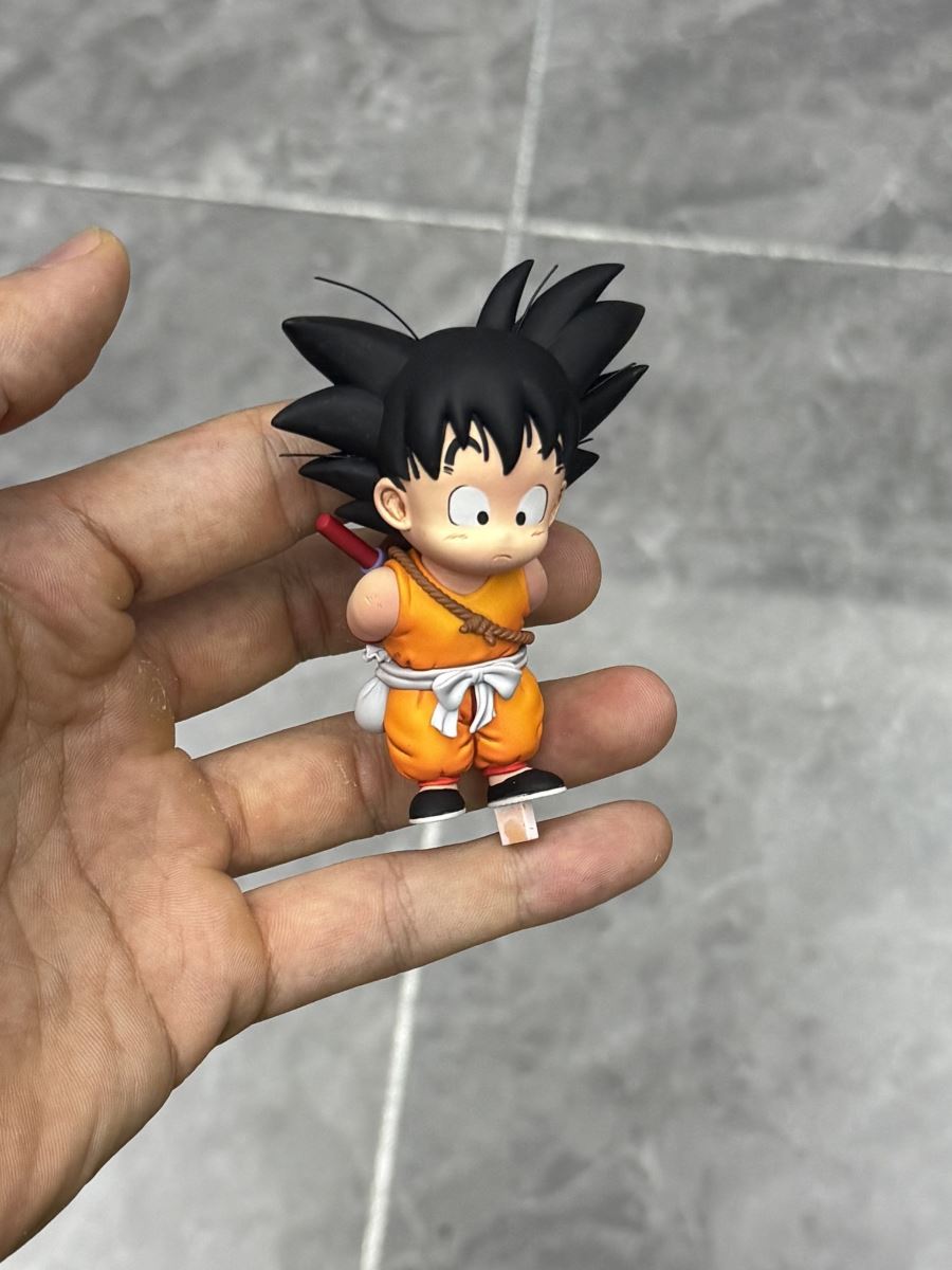 Dragon Ball MEGA Series 01 Son Goku Oolong Fixing the Car