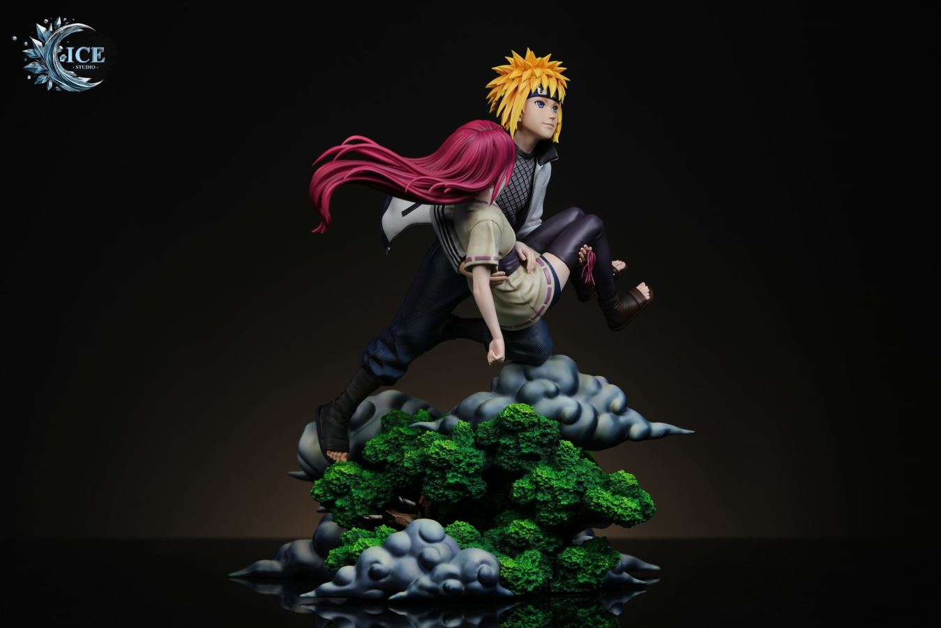 Minato & Kushina Under the Moon - Naruto