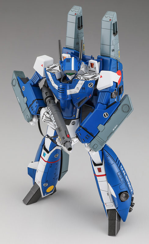 VF-1J Super Battroid Valkyrie Max 1/72