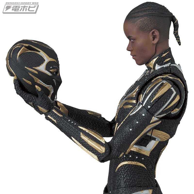 MAFEX BLACK PANTHER (WAKANDA FOREVER)
