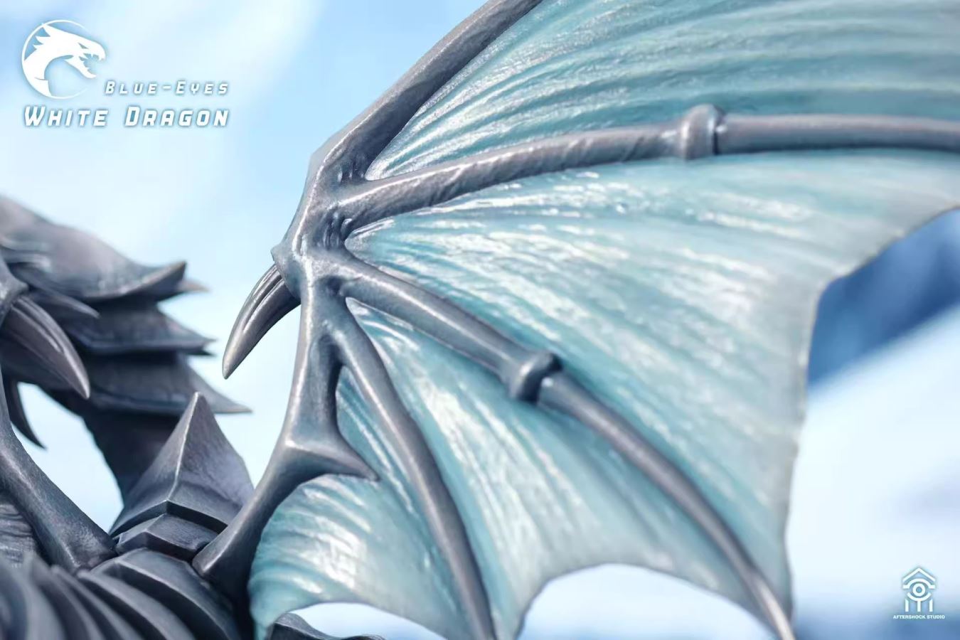 Blue-Eyes White Dragon and Red-Eyes Black Dragon - Yu-Gi-Oh!