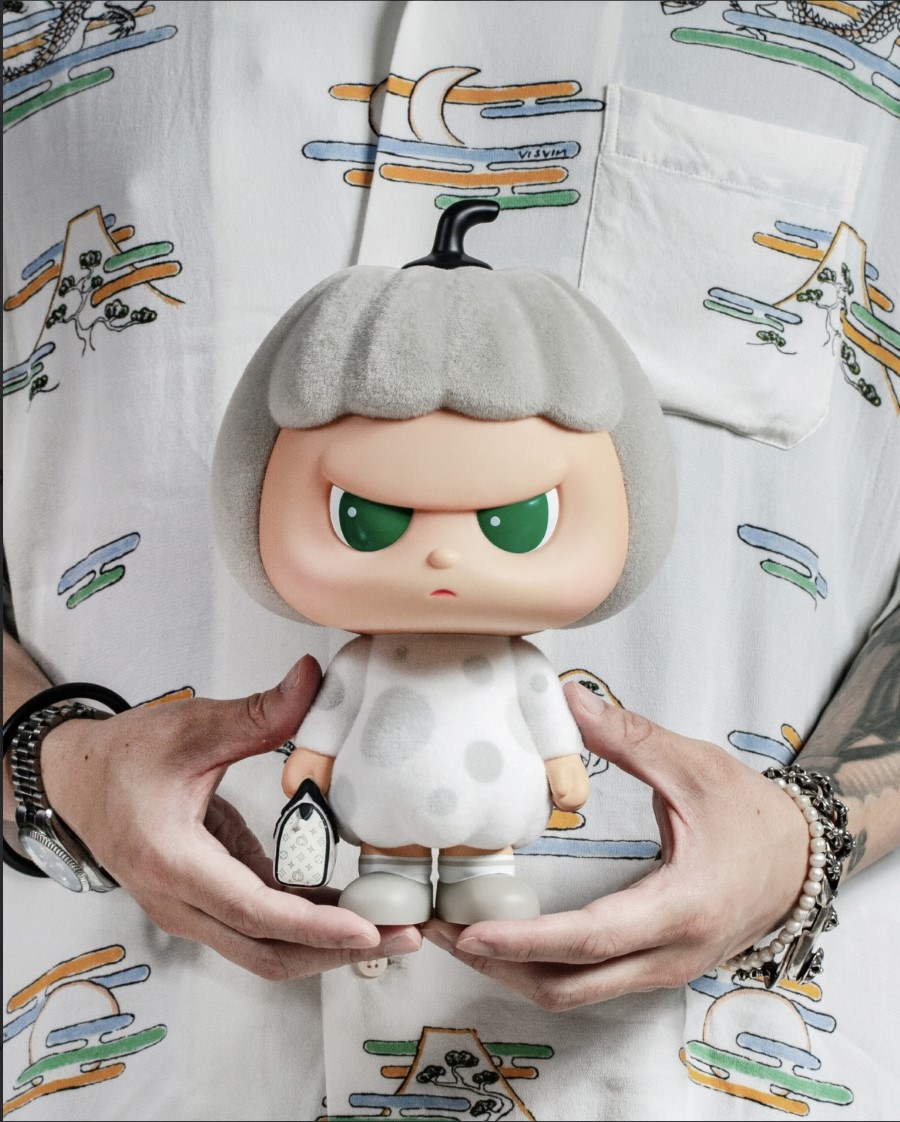 Flocked Gray and White Pumpkin Miku // Las Vegas