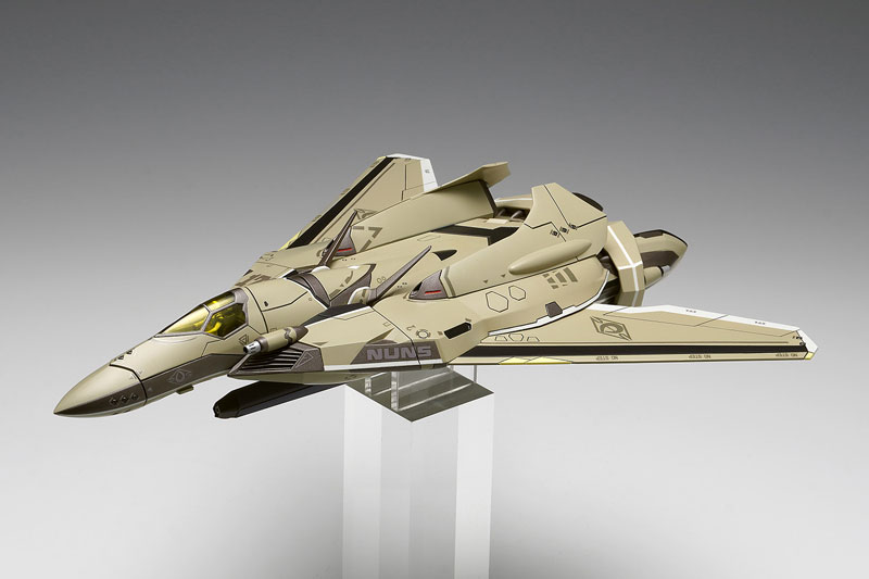 Macross Delta VF-171 Nightmare Plus [Outlying Space Type] 1/72