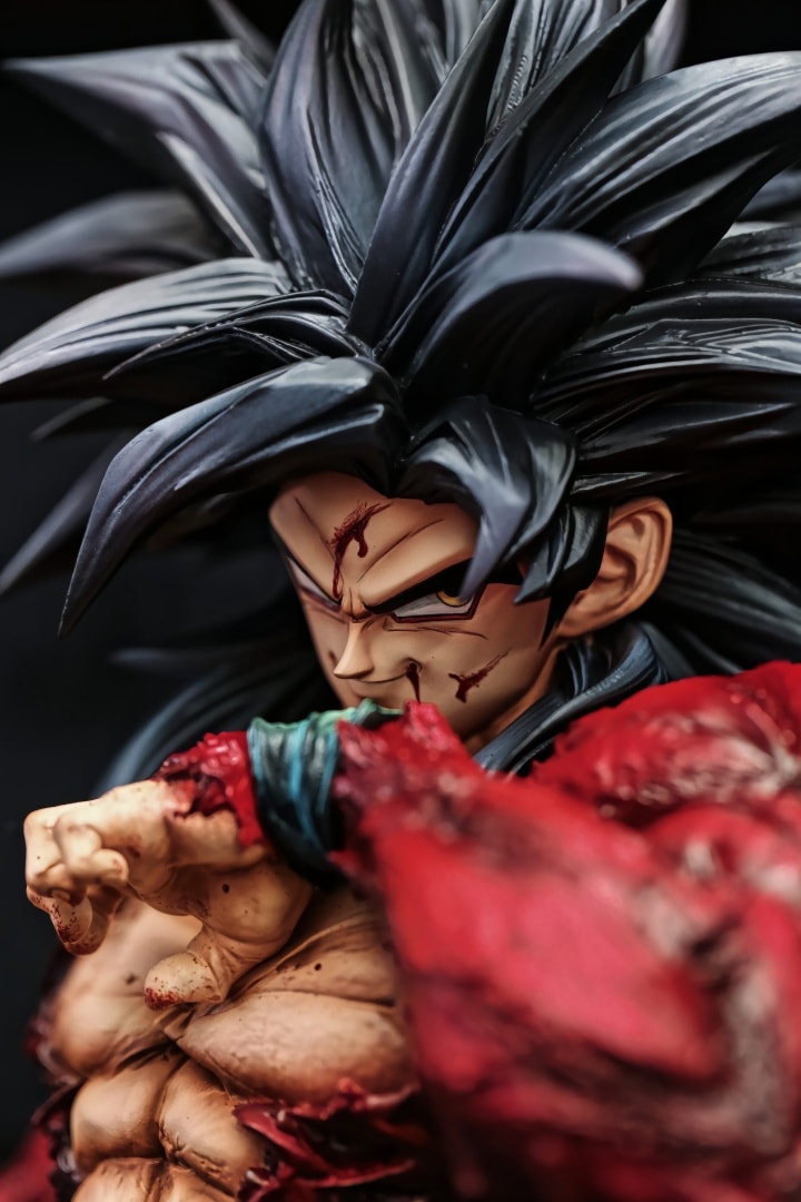 Super Saiyan 4 Goku - Dragon Ball