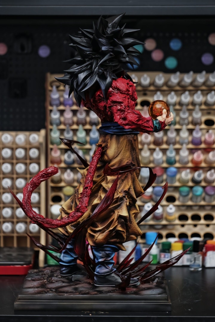 Super Saiyan 4 Goku - Dragon Ball