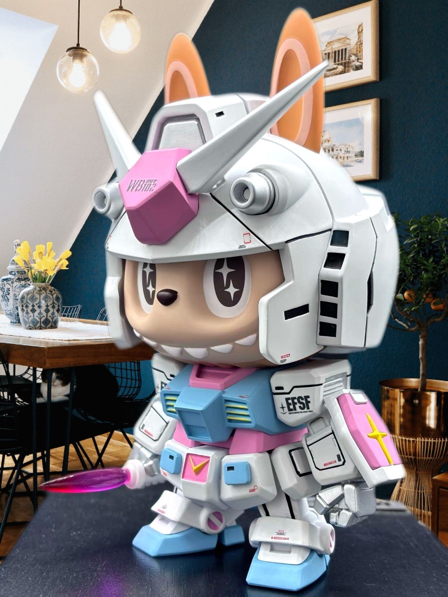 Mobile Suit Gundam + Labubu