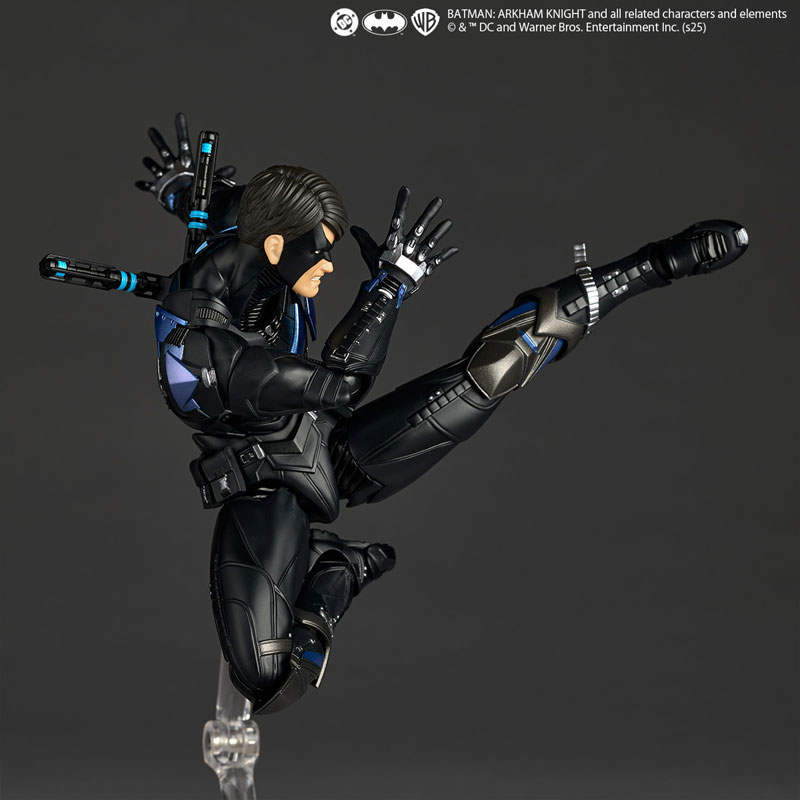 Revoltech Amazing Yamaguchi Batman: Arkham Knight Nightwing
