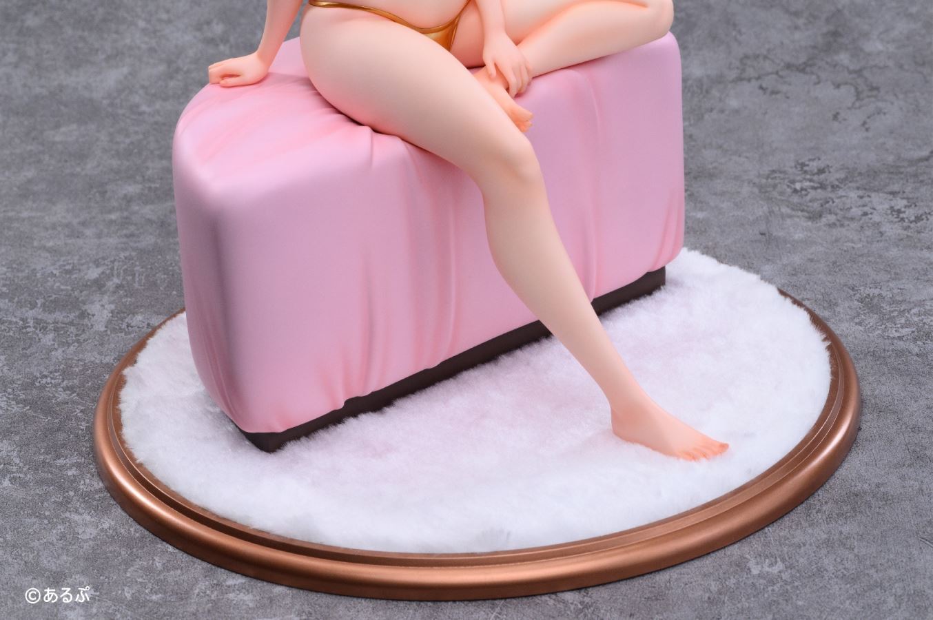 Miyoshi Gold Bikini Ver. illustrated by Arp 1/6