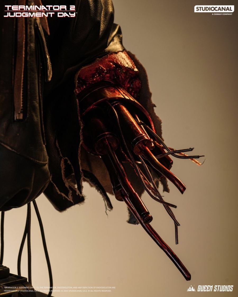 T-800 Battle Damaged - Terminator 2: Judgment Day