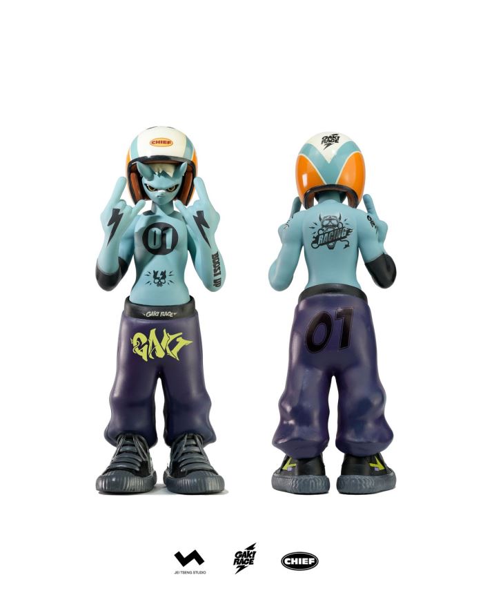 Helmet Figurines - No. 00 ZAIKI & No. 01 KOZA