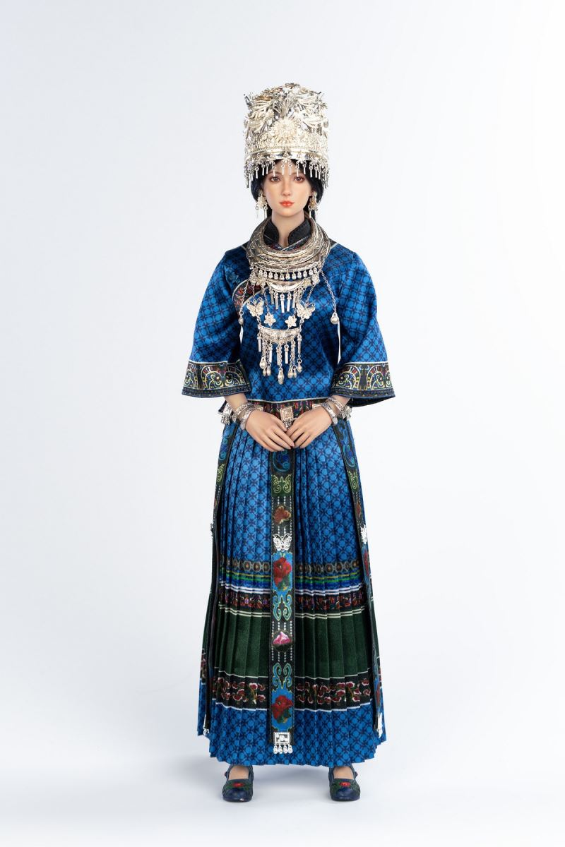Miao Ethnic Group 1/6