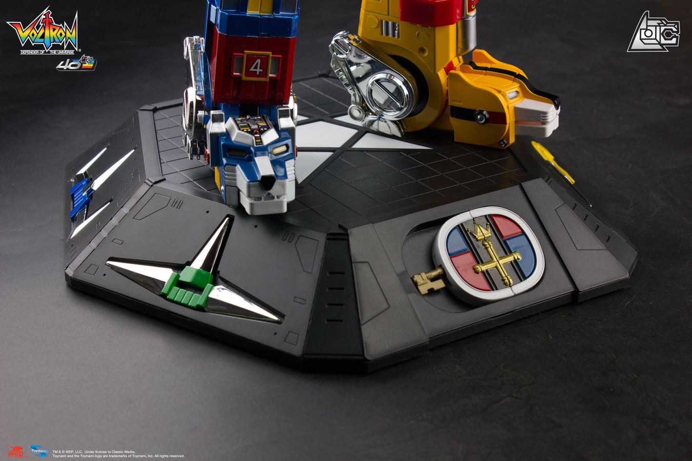 Voltron 40th Anniversary Gift Set