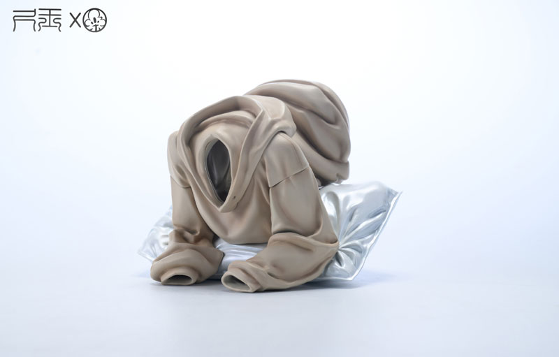 Pillow illustration by Huayecai