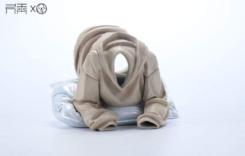 Pillow illustration by Huayecai