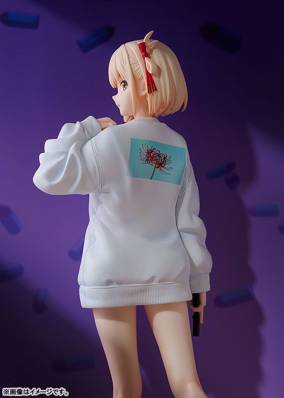 Lycoris Recoil Chisato Nishikigi: Oversized Sweatshirt Ver. 1/7
