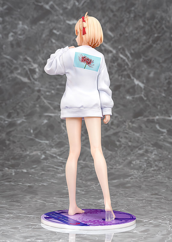 Lycoris Recoil Chisato Nishikigi: Oversized Sweatshirt Ver. 1/7