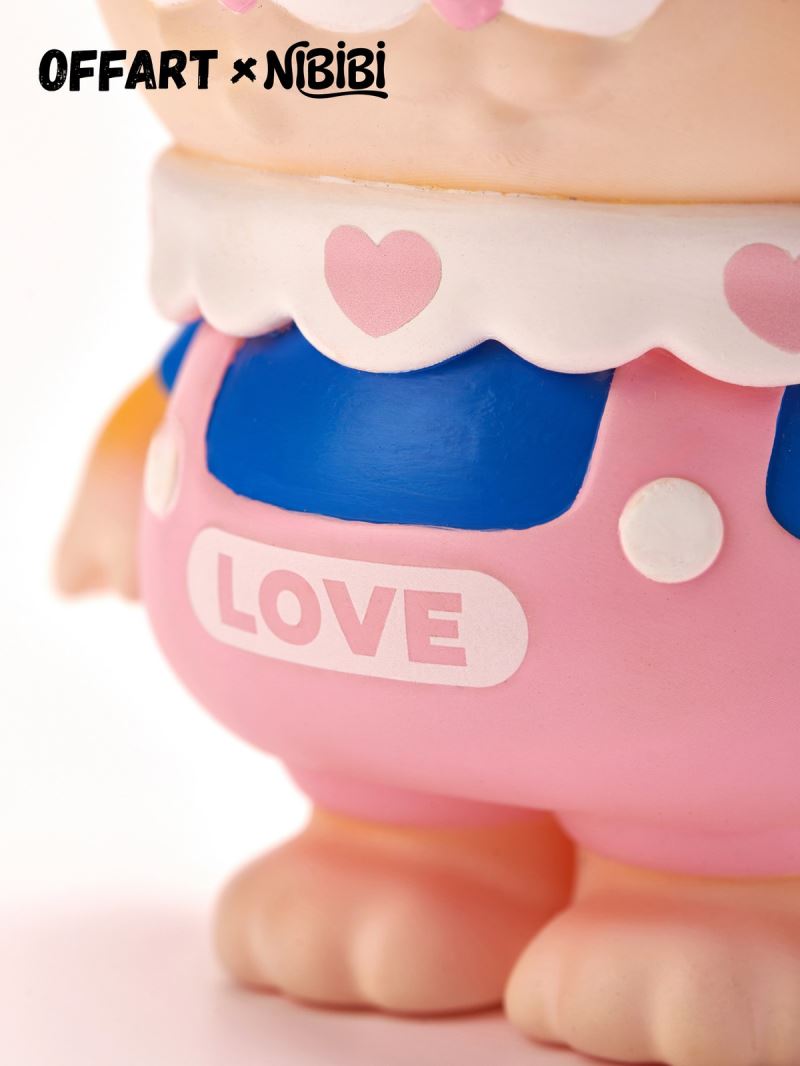 NIBBI Three-Eyed Cat Figurine