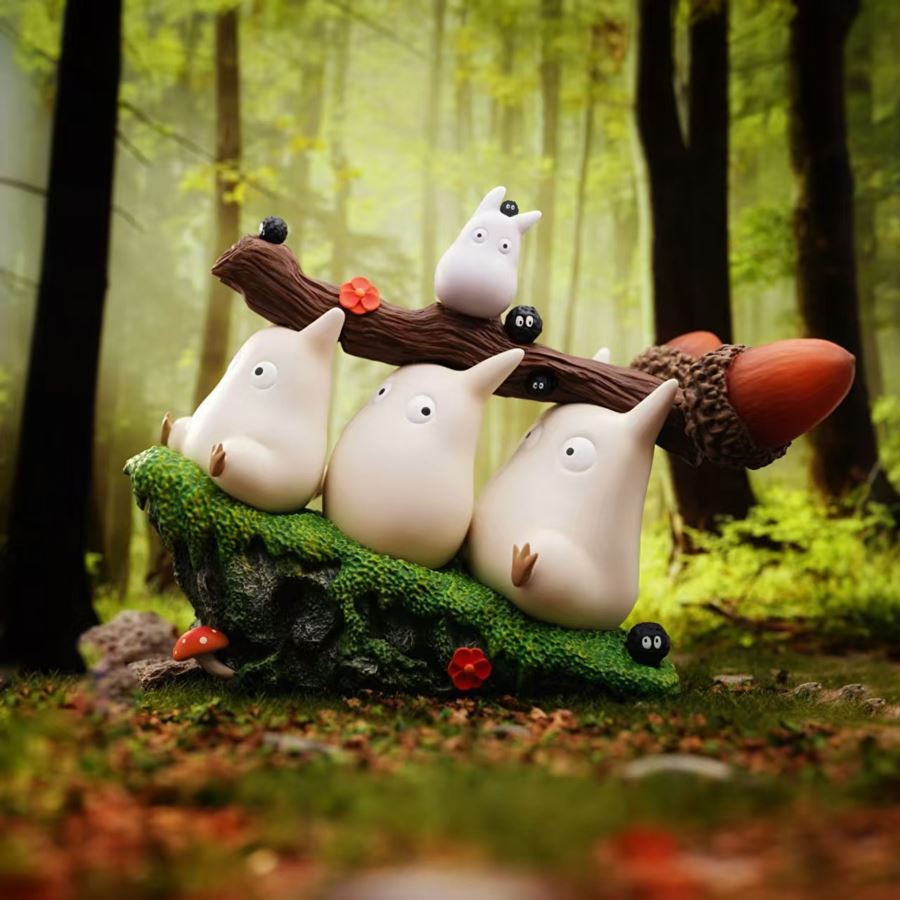 Totoro moving acorns