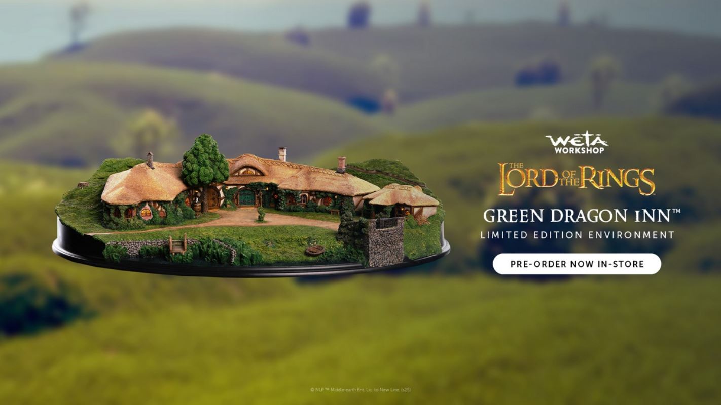 The Lord of the Rings - The Green Dragon Inn Scene Statue