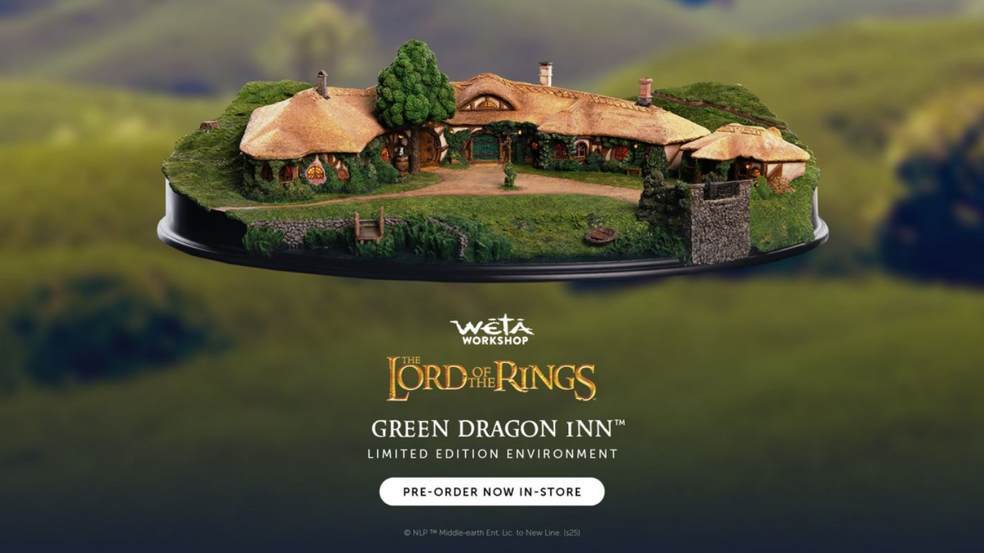 The Lord of the Rings - The Green Dragon Inn Scene Statue