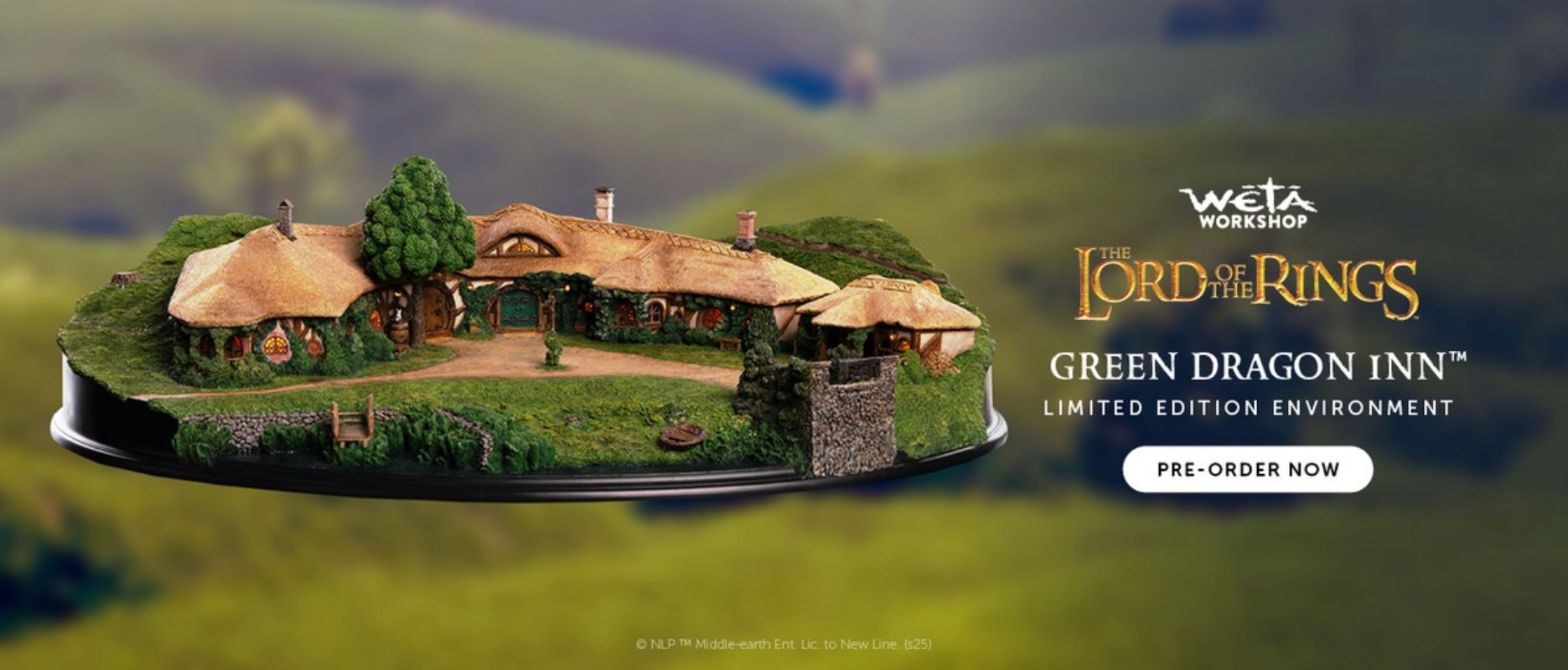 The Lord of the Rings - The Green Dragon Inn Scene Statue