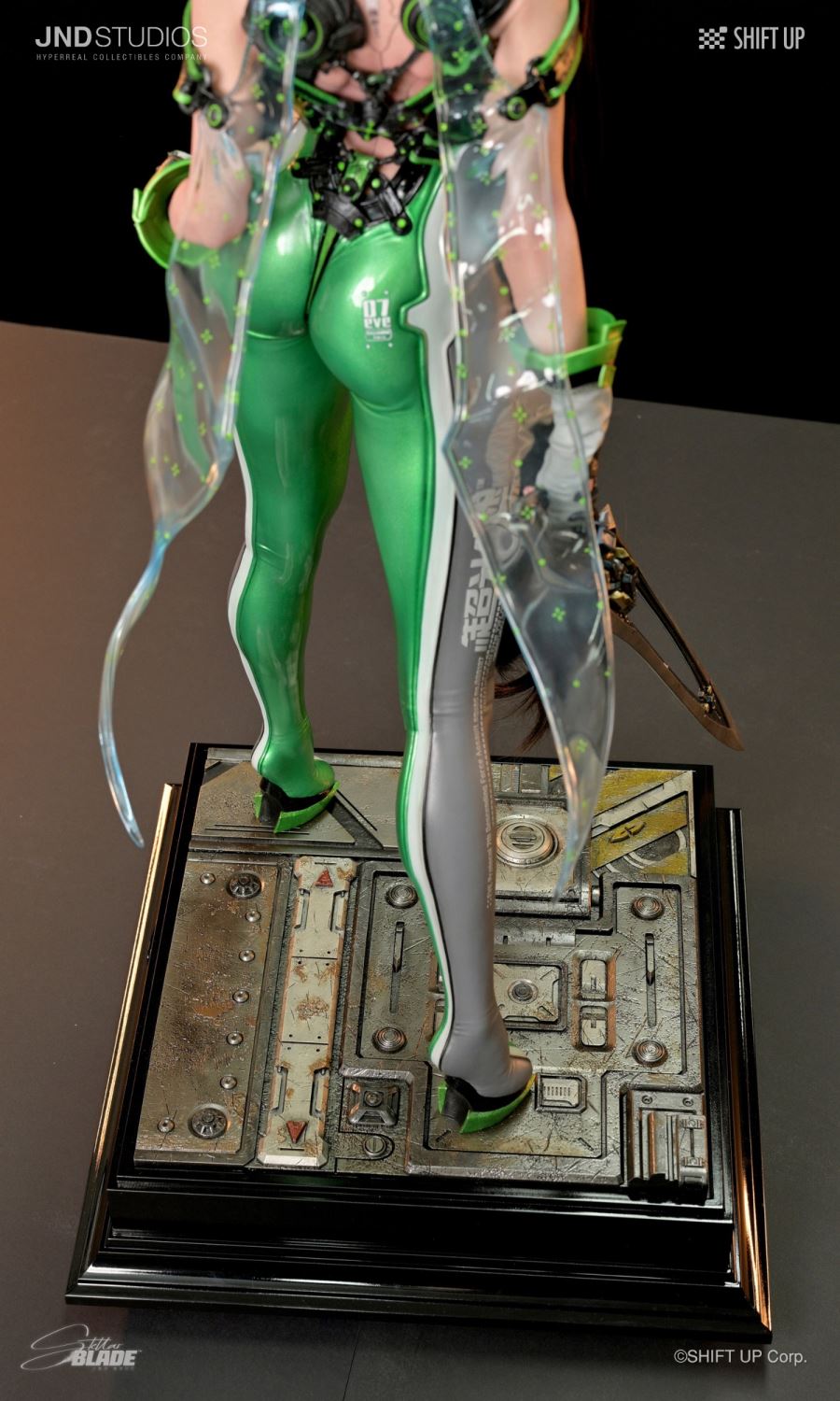 Eve & Tachy - Stellar Blade 1/3