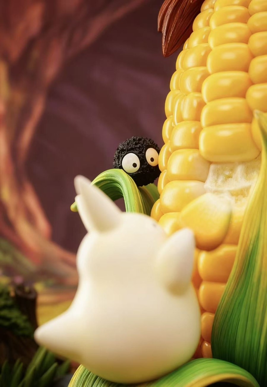 Totoro picking corn
