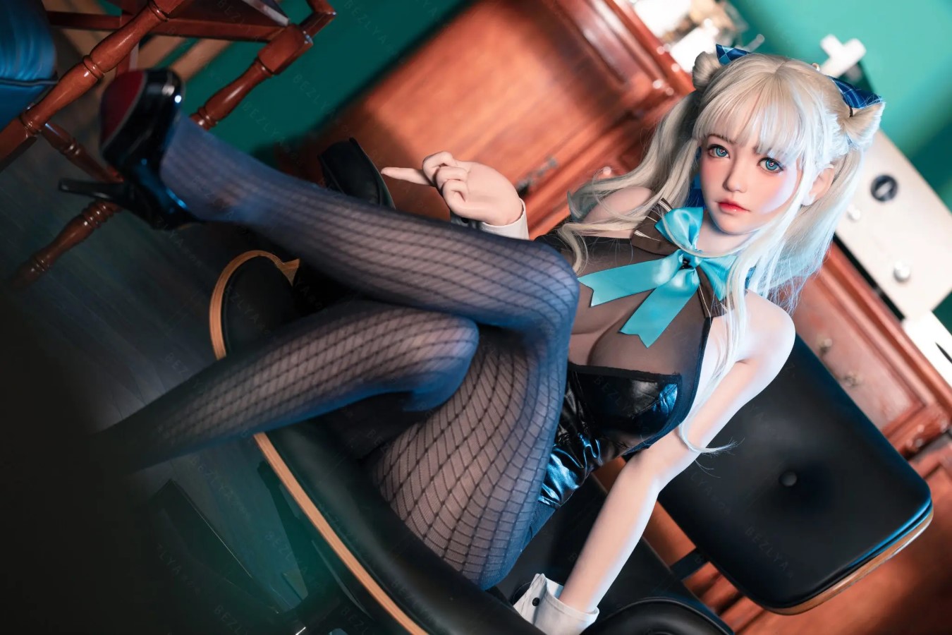 Bunny Girl Oleander Makeup No. 1 1/1 silicone