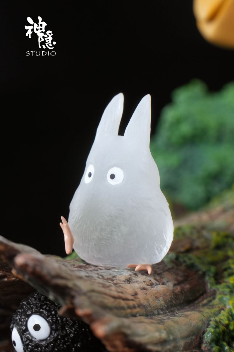 Kusakabe Mei on wood - My Neighbor Totoro