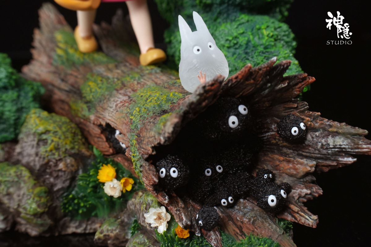 Kusakabe Mei on wood - My Neighbor Totoro