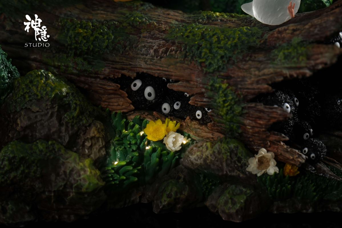 Kusakabe Mei on wood - My Neighbor Totoro