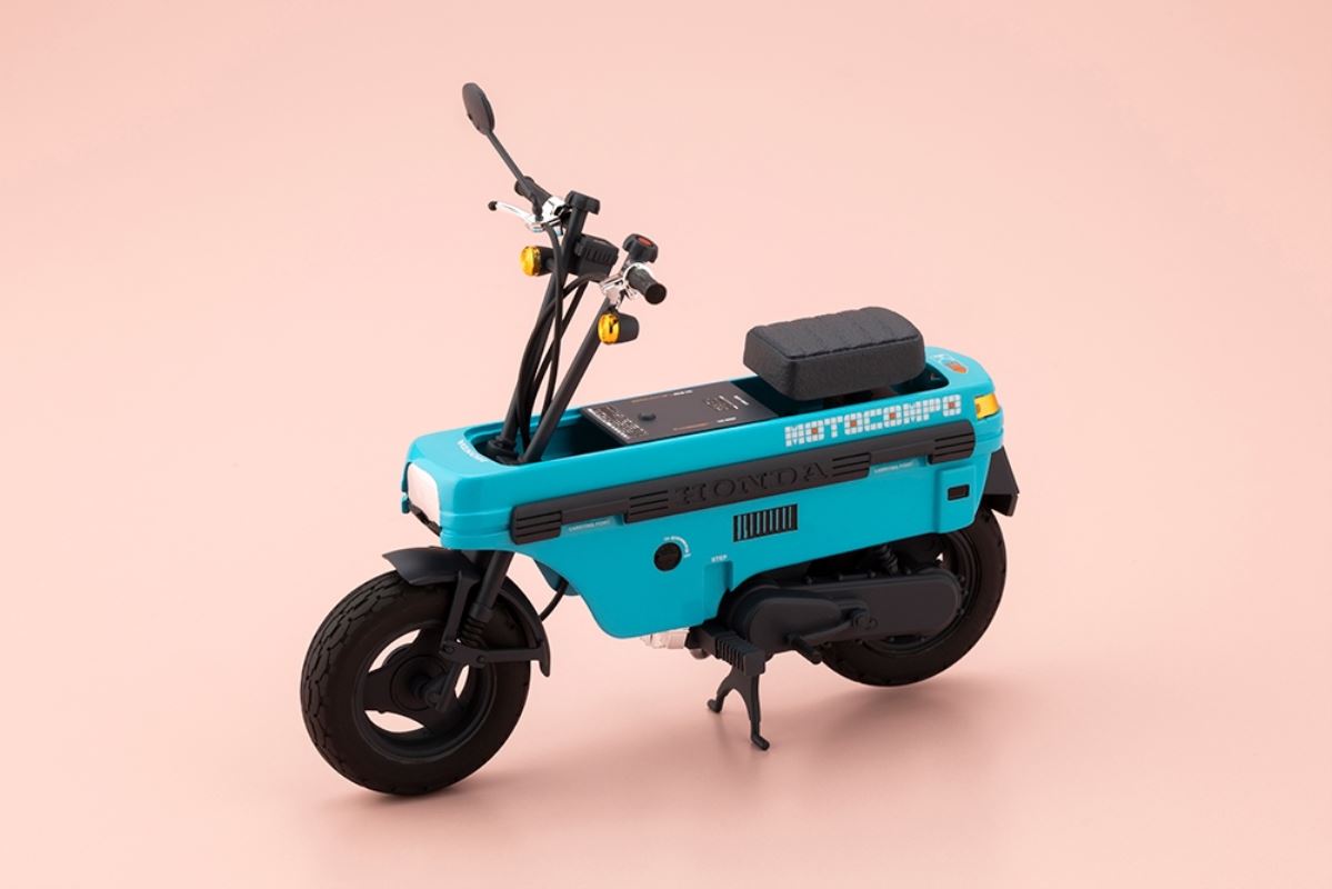 Megami Device USTER DOLL Night Alice with Honda AB12 Motocompo