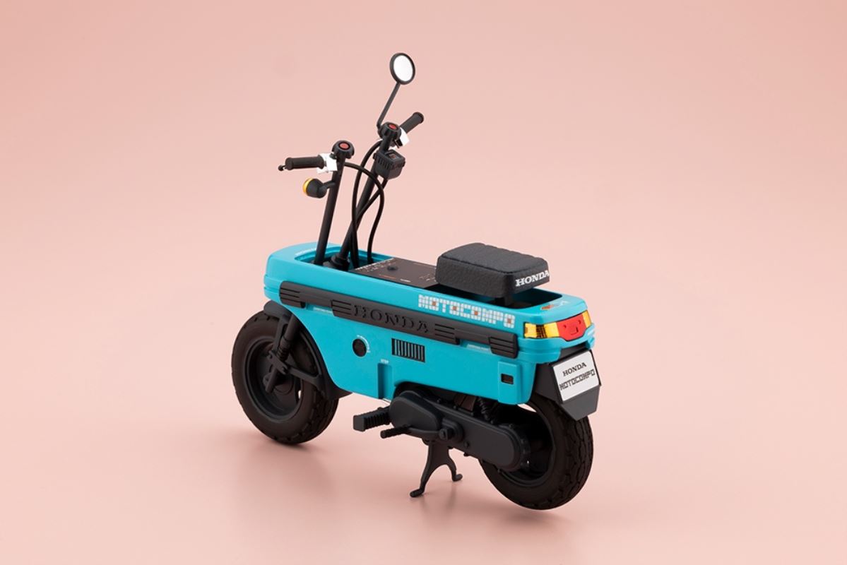 Megami Device USTER DOLL Night Alice with Honda AB12 Motocompo