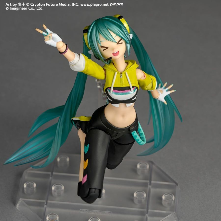 Revoltech Amazing Yamaguchi Hatsune Miku Fit Boxing Ver