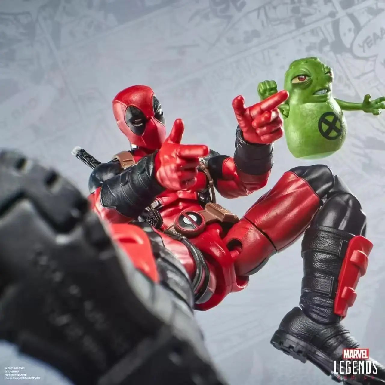 Marvel Legends Series Fully Loaded Comic Version Deadpool 1/12