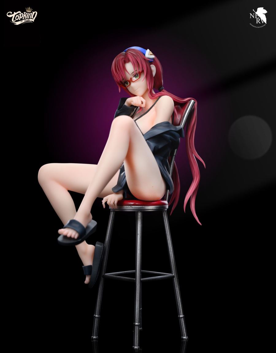 Sitting Makinami - Neon Genesis Evangelion