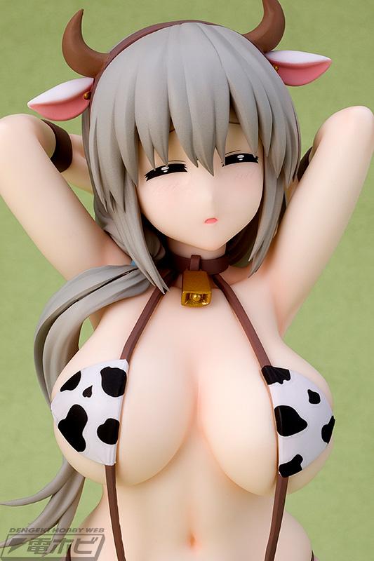 Uzaki-chan Wants to Hang Out! ω GLITTER & GLAMOURS Uzaki Tsuki Cow Swimsuit Ver