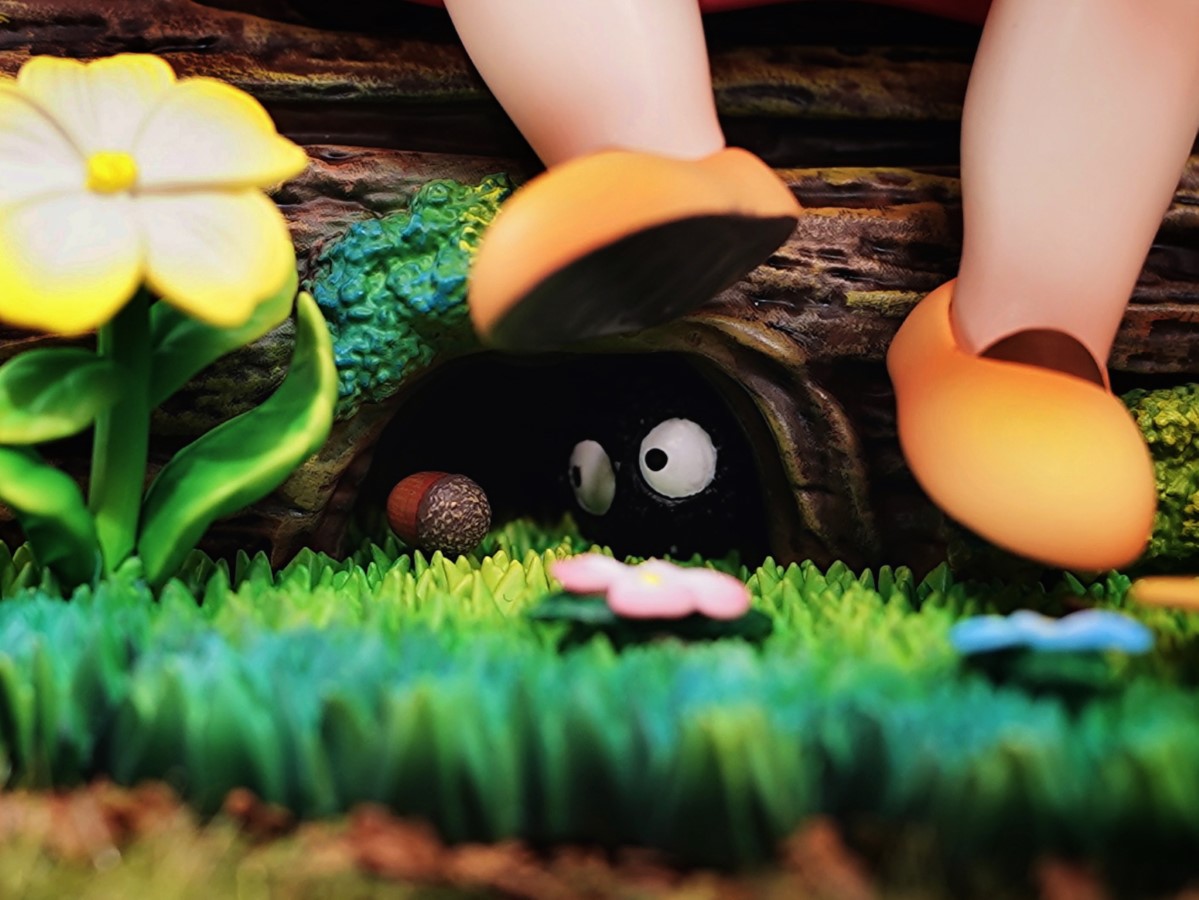 Mei holding corn - My Neighbor Totoro