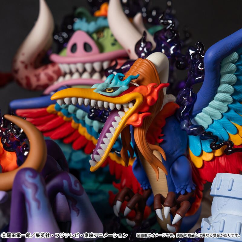 One Piece World Collectible Figure Premium - Monkey D. Luffy vs Five Elder Stars