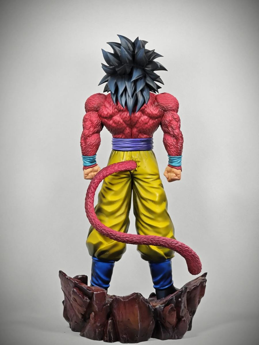 Super Saiyan 4 Goku - Dragon Ball