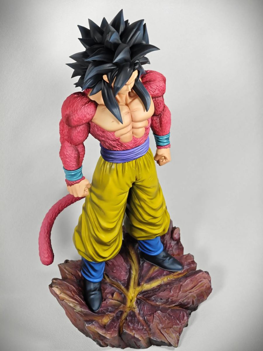 Super Saiyan 4 Goku - Dragon Ball
