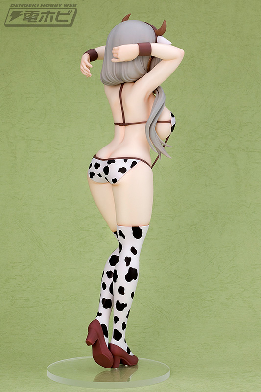 Uzaki-chan Wants to Hang Out! ω GLITTER & GLAMOURS Uzaki Tsuki Cow Swimsuit Ver