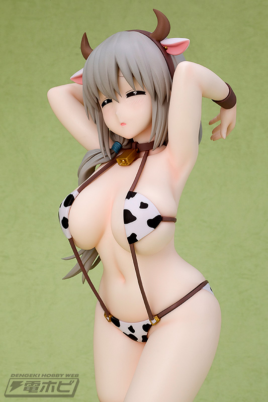Uzaki-chan Wants to Hang Out! ω GLITTER & GLAMOURS Uzaki Tsuki Cow Swimsuit Ver