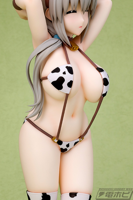 Uzaki-chan Wants to Hang Out! ω GLITTER & GLAMOURS Uzaki Tsuki Cow Swimsuit Ver