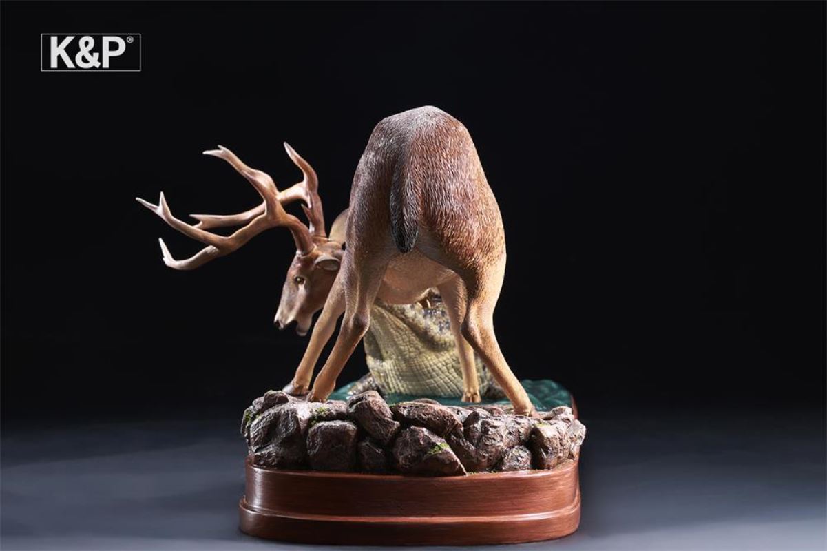 Deer & Crocodile Animal Trendy - the line between life and death