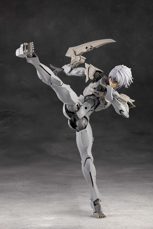 UNLIMITED UNIVERSE MEGALOMARIA ZIRCONIA