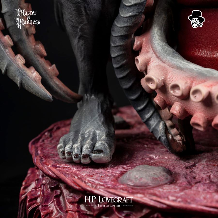 H.P.Lovecraft The First Master and The necronomicon - Master of Madness