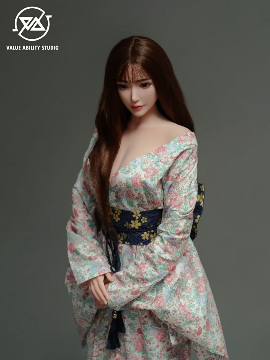 Asuka Kirara Platinum Silicone Action Figure 1/2.5