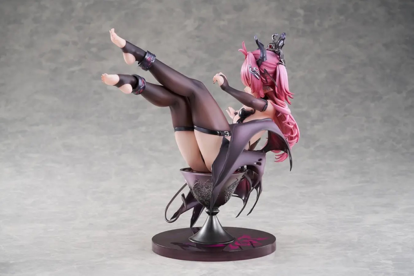Wineglass Succubus Pinkie 1/7